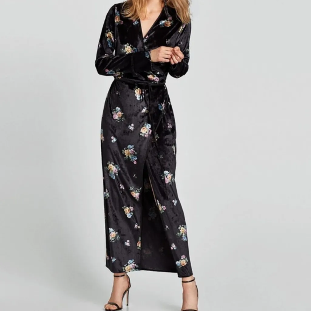 Zara Floral Print Velvet Robe Duster Wrap Tie Maxi Dress size small - Image 4