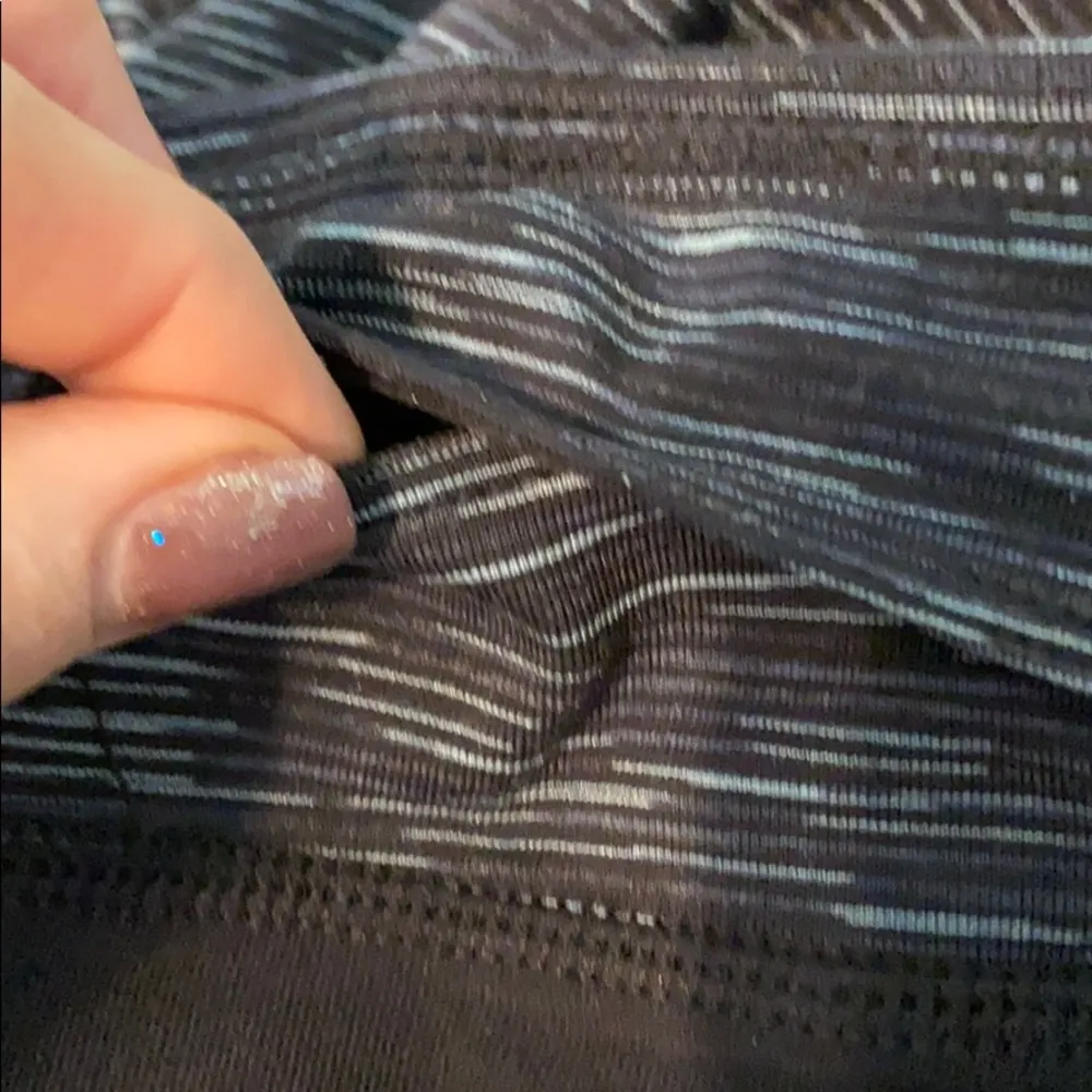 Athleta Contender 2 in 1 Skirted Skort Capri.  Size Small. Excellent Condition. - Image 14