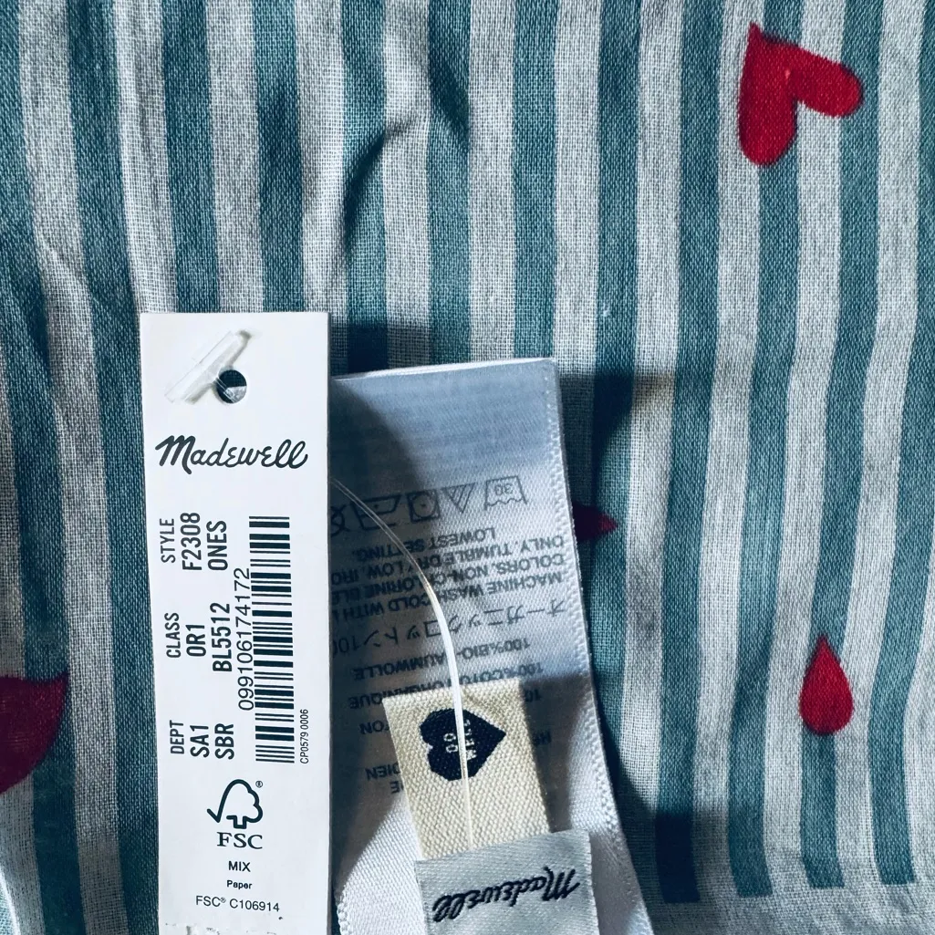 Madewell Gray Striped Scarf with Red Hearts - Image 6