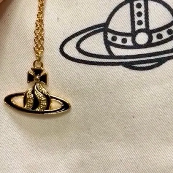 New Authentic Vivienne Westwood
Orb/Antoinette Necklace; Gold/Black w/Dust bag - Image 11