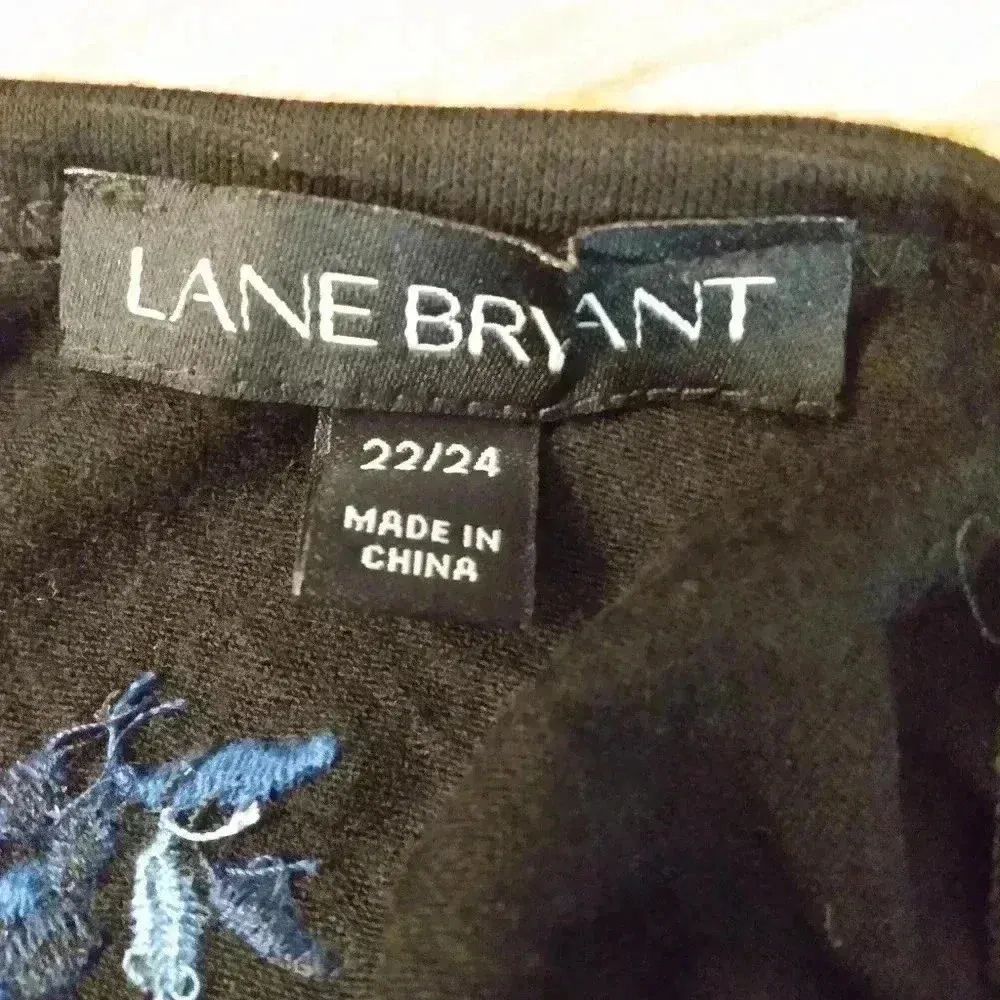 Lane Bryant embroidery with tie back black top sz 22/24 - Image 5