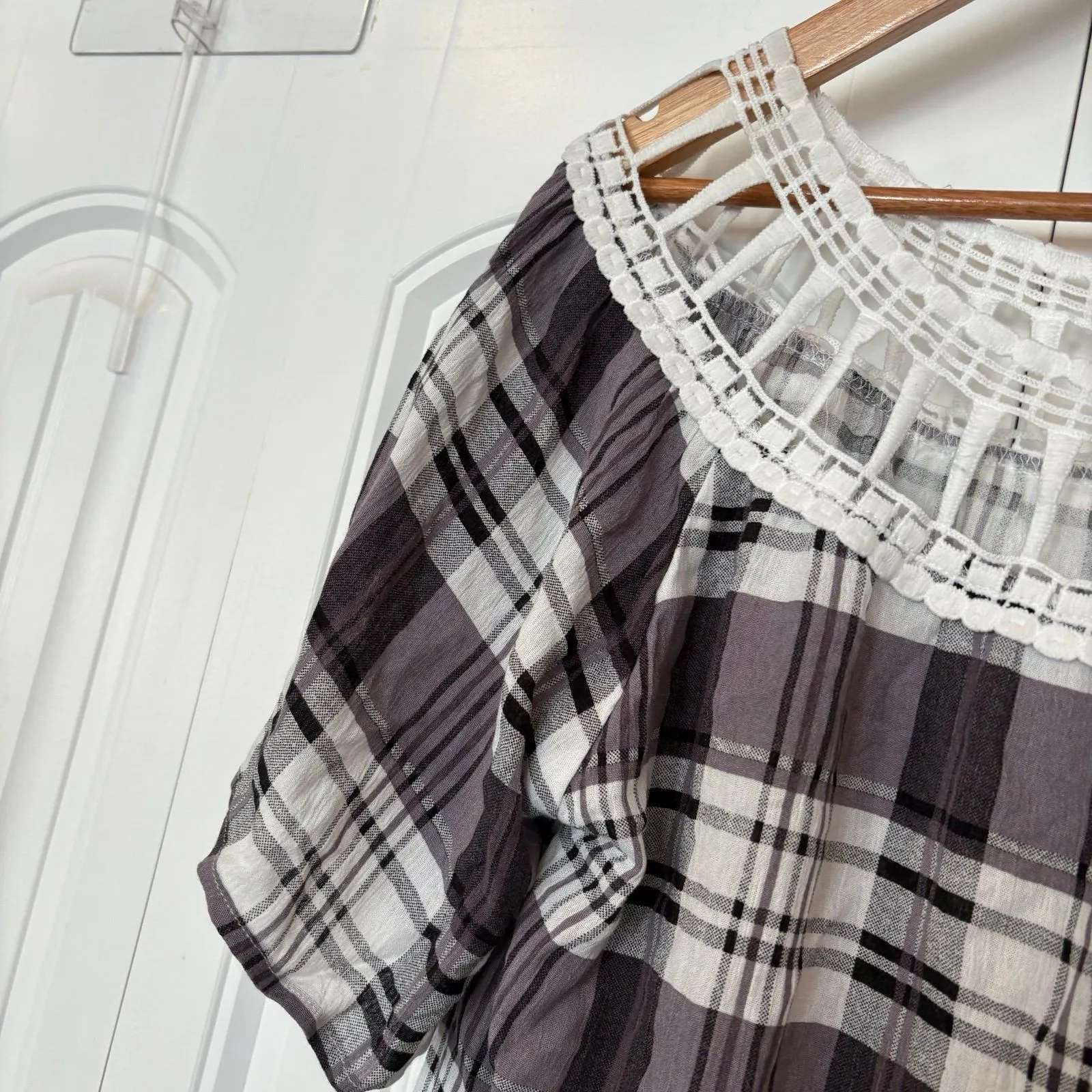 Oddy Gray Plaid Top‎ Size Small - Image 3