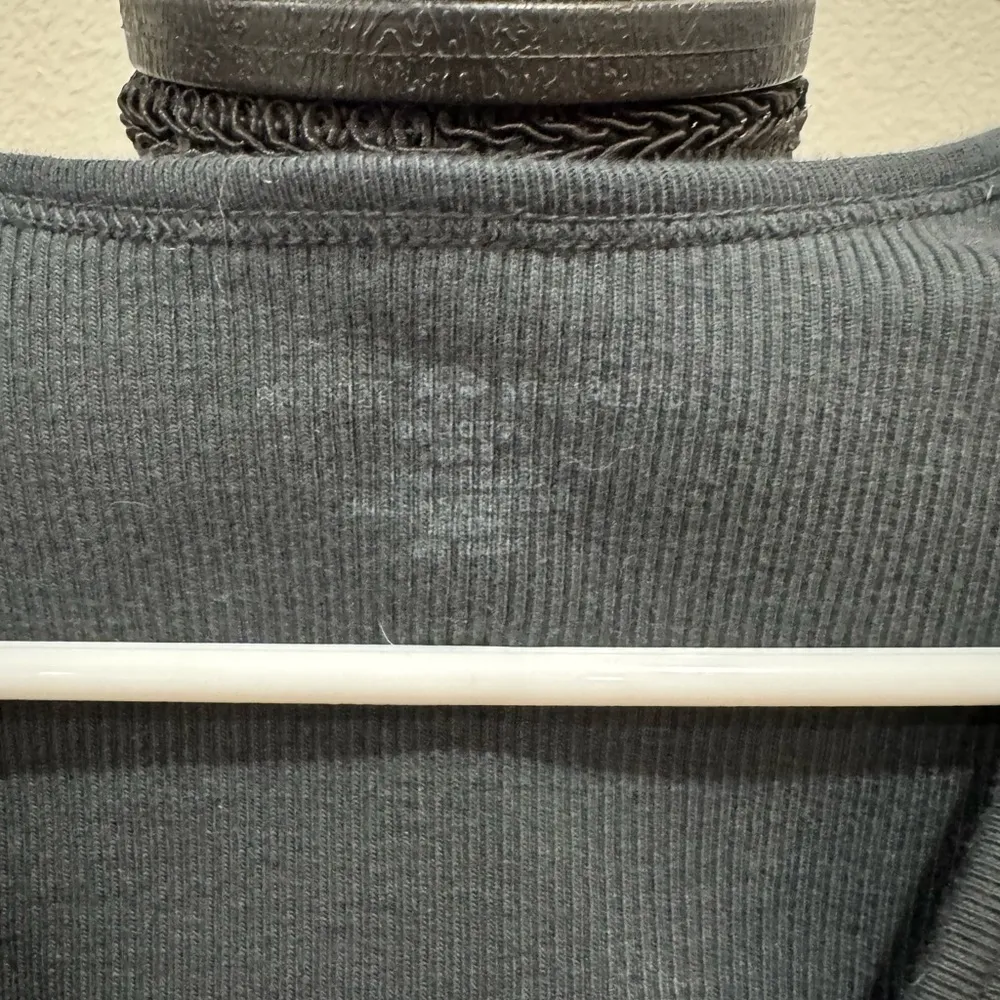 Brandy Melville Black Cap Sleeve Ruched Blouse - Image 3