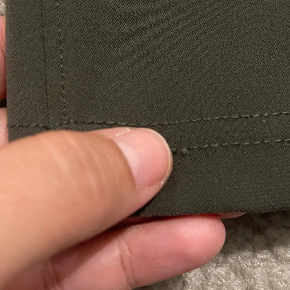 Women’s Lululemon On The Right Track Pant Olive Green Black Size 6 - Image 11