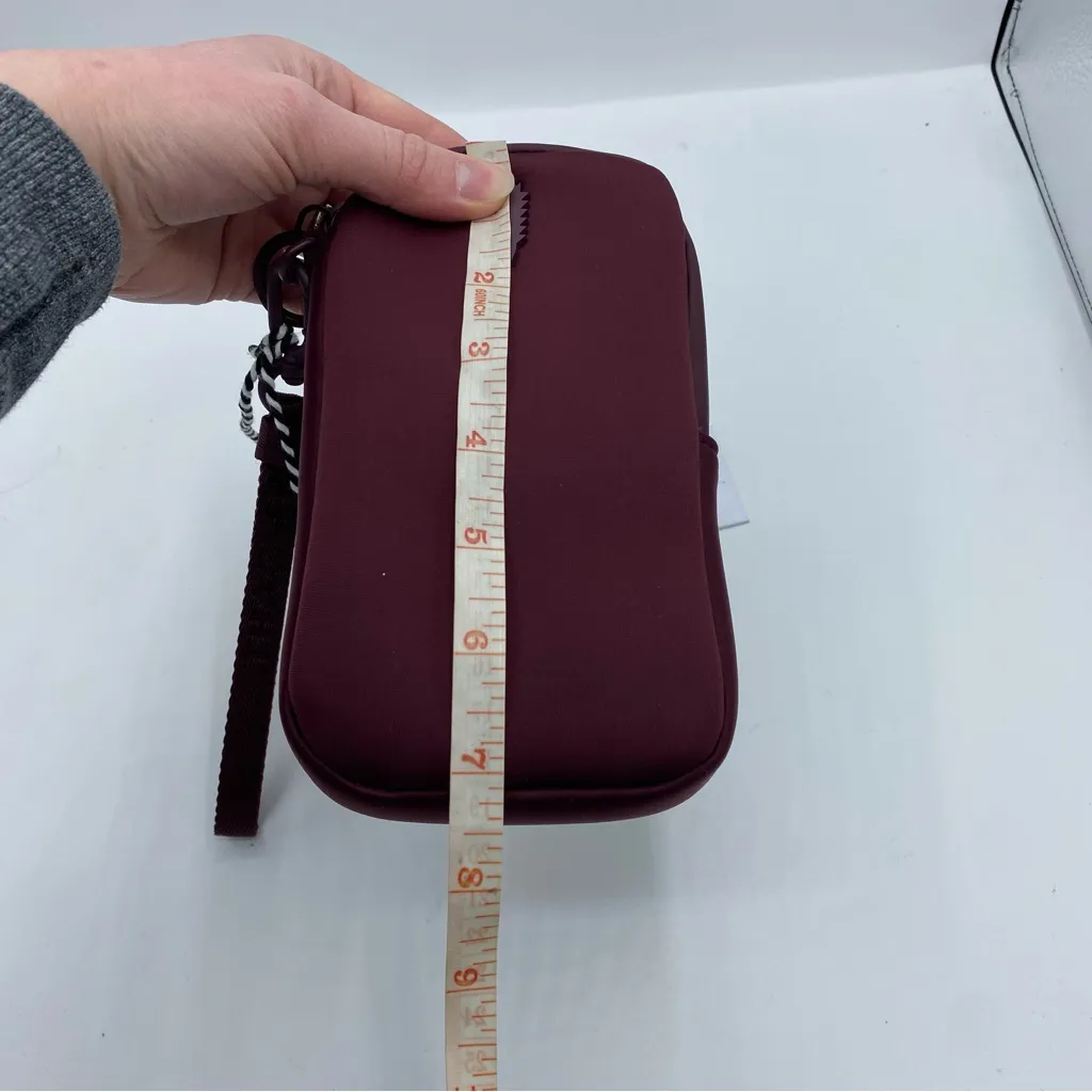 Thacker neoprene Cocoon Phone Wallet in wine red nwt - Image 6
