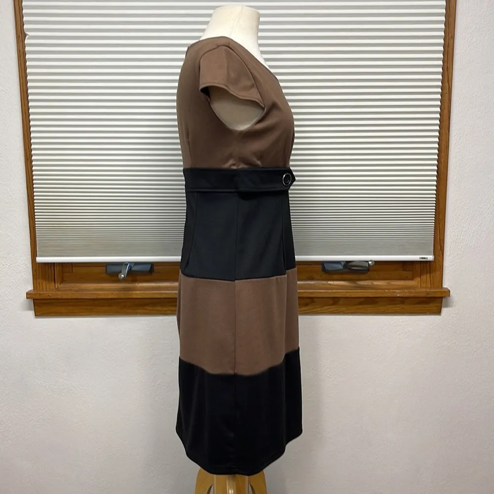 Liz Claiborne  Black and Brown Striped Ponte Empire Waist Career Dress Size 6 - Image 3