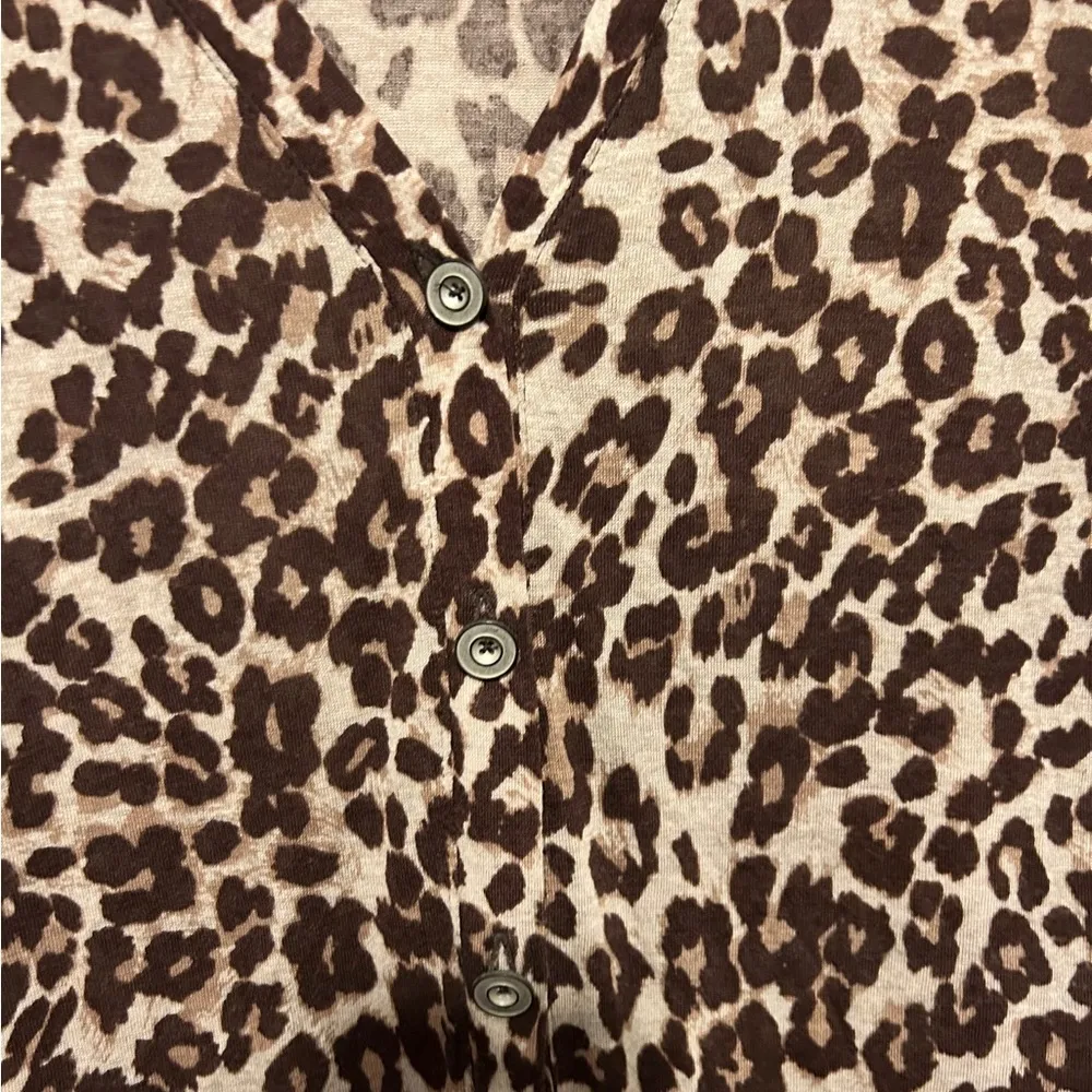 Michael stars leopard print button down shirt one size - Image 2