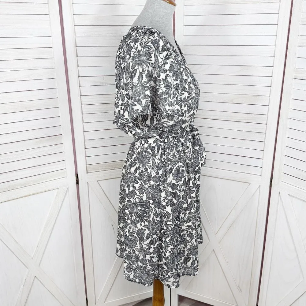 H&M Floral V Neck Flare Sleeve A Line Dress Cream‎ Black Small - Image 4