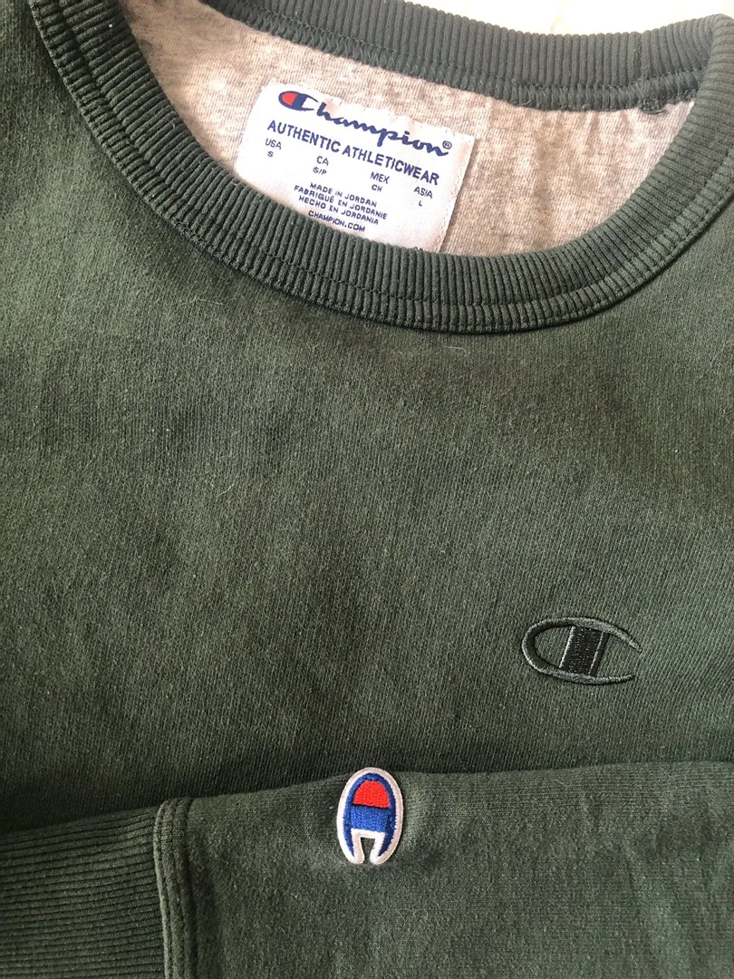 Champion Crewneck - Image 4