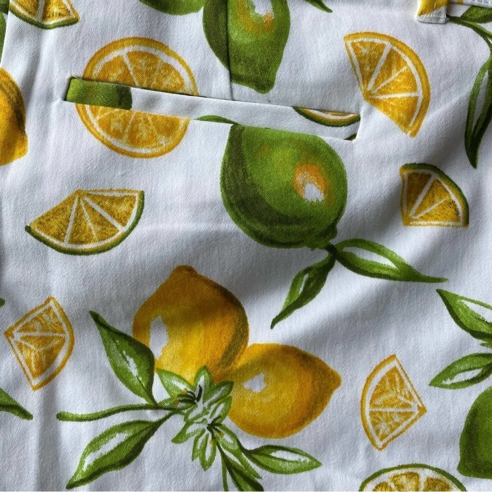 Isaac Mizrahi Lemon Lime Scattered Print Tailored Short Yellow Green Size 6 - Image 6