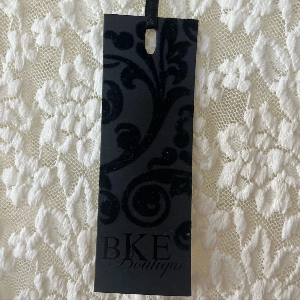 BKE Boutique Buckle Cream Stretch Lace Mini Dress Tunic Womens Medium‎ NEW *FLAW - Image 6