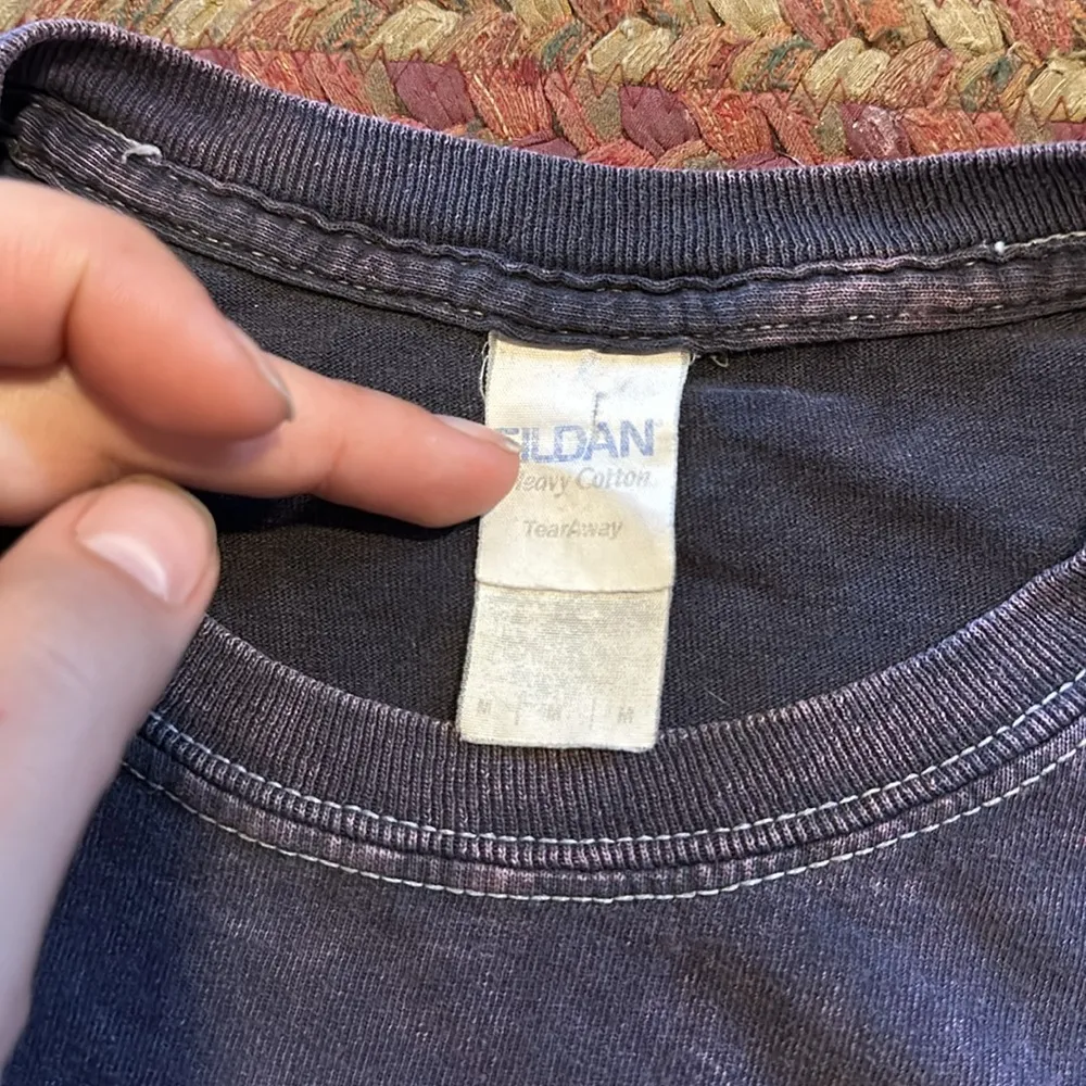 GILDAN PINKISH GREY ACID WASH CROP TEE - Image 2