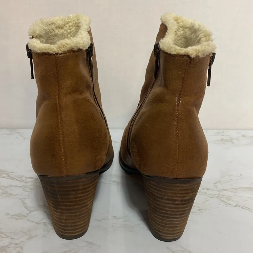 Coconuts by Matisse  brown Bozeman booties size 8 - Image 4