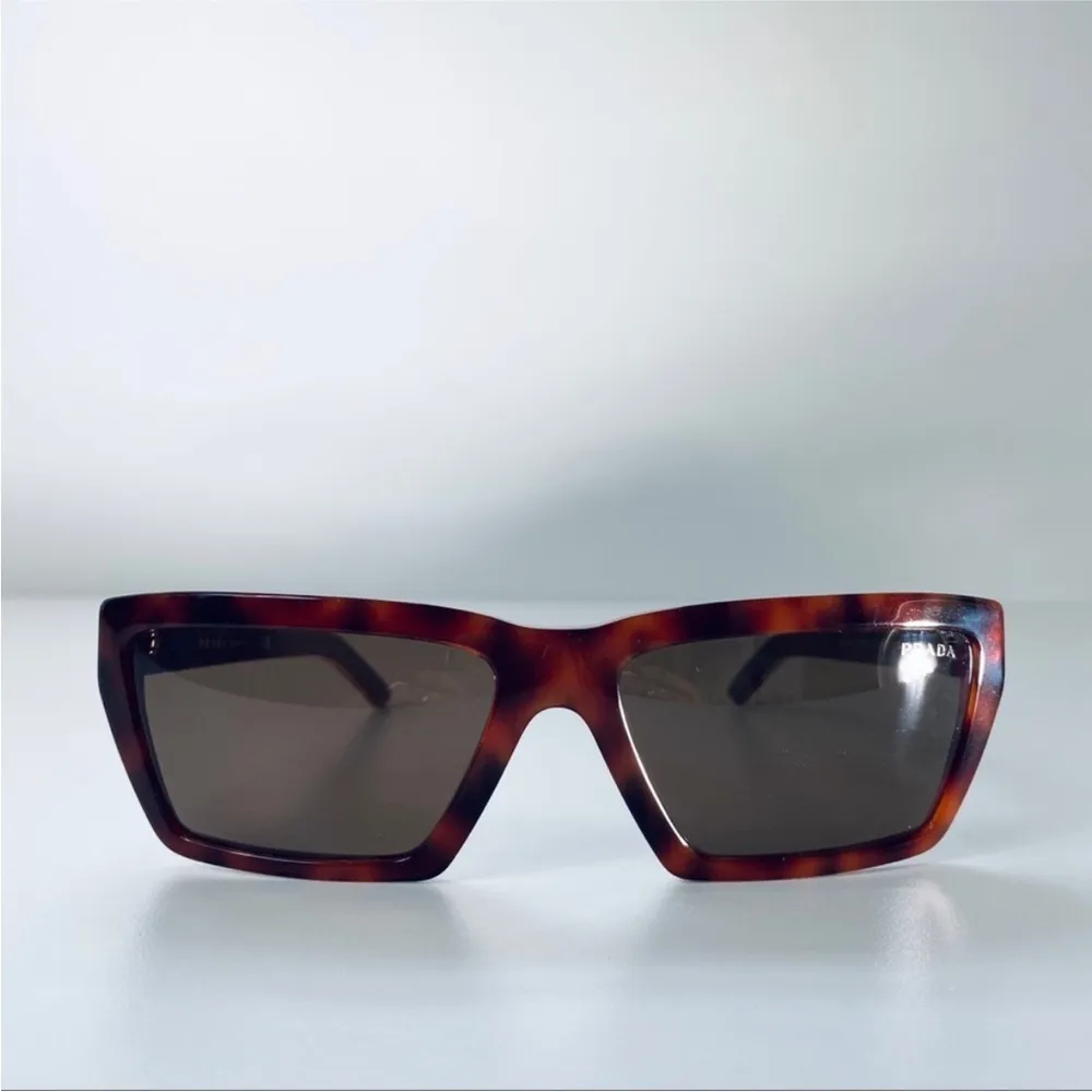 Prada tortoise sunglasses Y2K - Image 5
