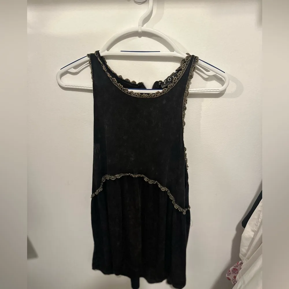 POL tank top size large - Image 2