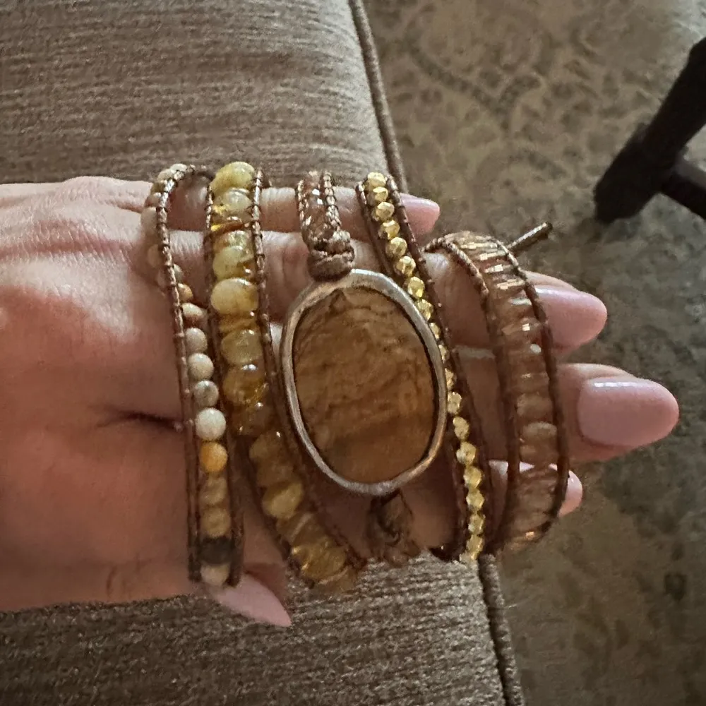 Stone wrap bracelet with beads neutral Brown - Image 5