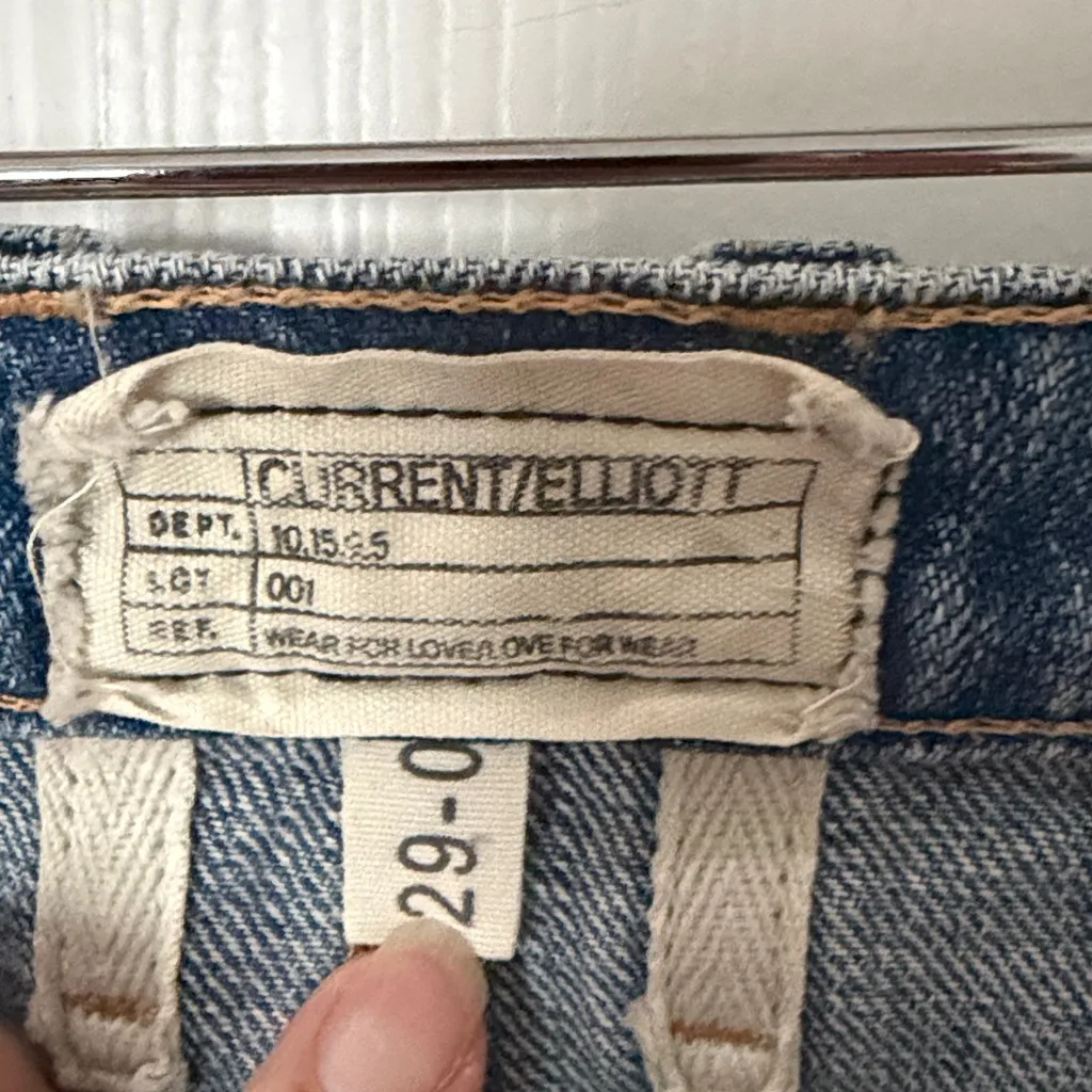 Current/Elliott Classic Blue Denim slim boyfriend size 29 - Image 2