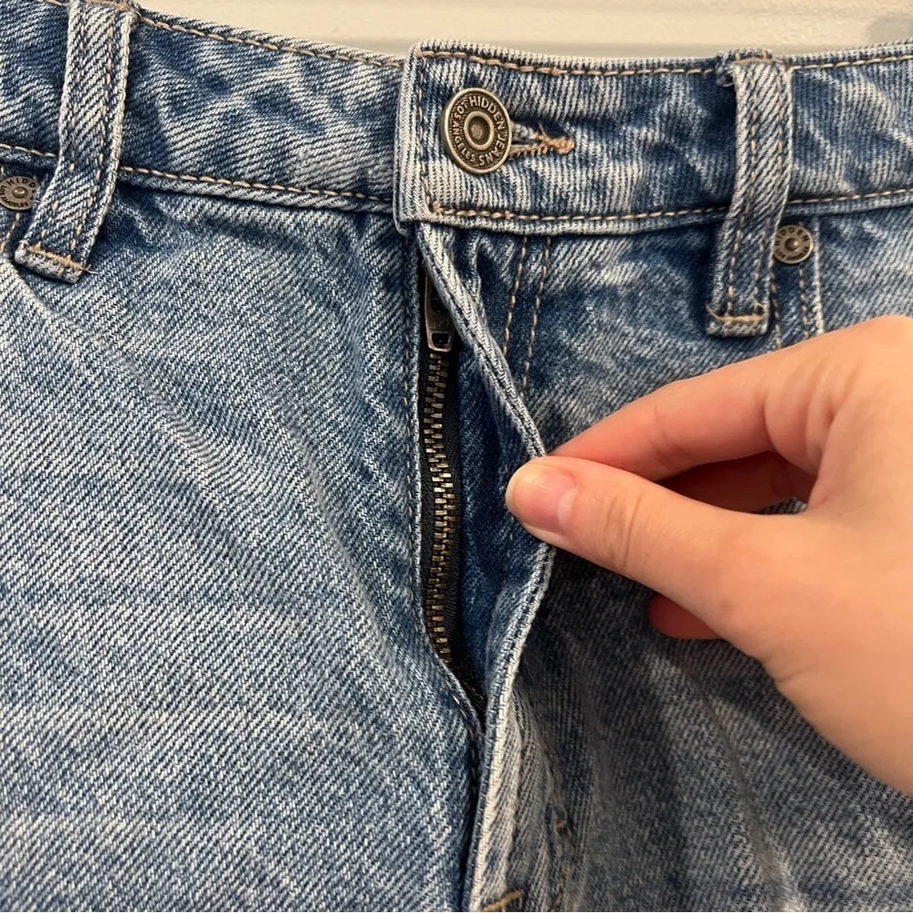 Hidden High Rise Distressed Mom Shorts Blue - Image 6