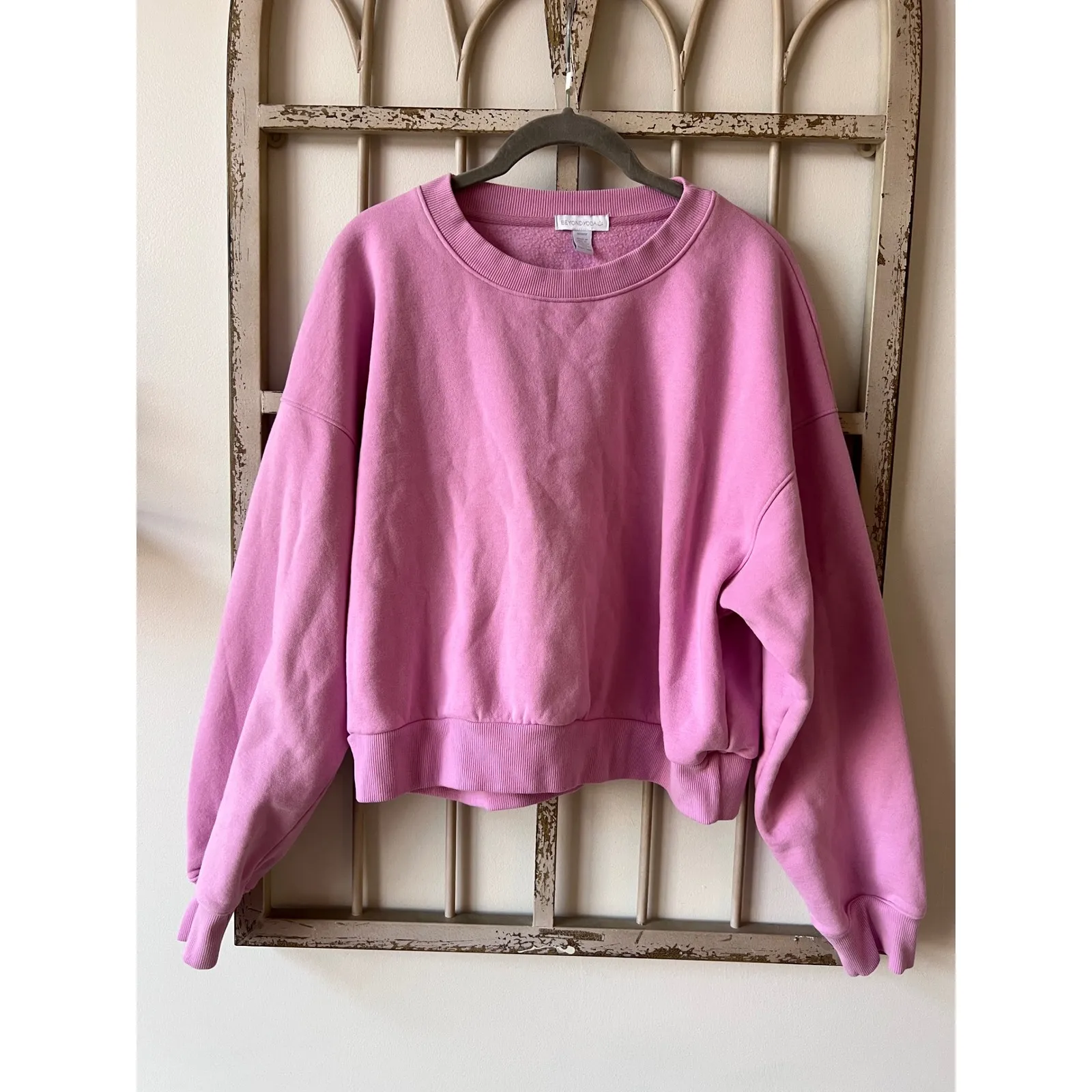 Beyond Yoga Luxefleece Crewneck Sweatshirt Size Medium Light Pink - Image 5
