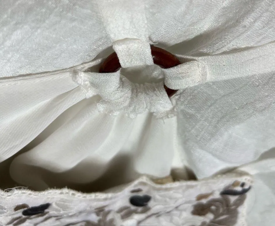 Embroidered 🤍✨BOHO hippie✌🏽white earth tones festival tank with wooden accent Multiple Size M - Image 8