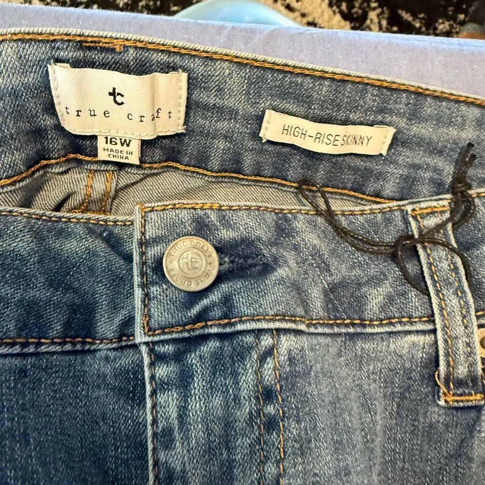 NWT True Craft Women's High Rise Jeans - Blue - Image 4