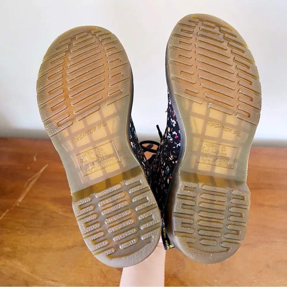 Dr Martens • Page Courtney boots black floral print canvas lace up 8 eye combat - Image 9