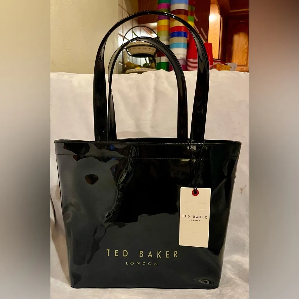 Ted Baker London NWT Black Patent Vinyl Bow Shoulder Bag/Tote Gold Logo - Image 5