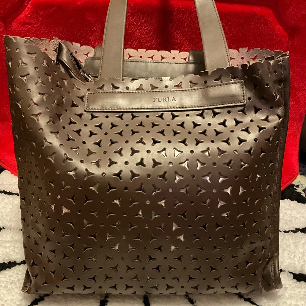Vintage Classic Brown Leather Perforated Furla Shoulder Handbag - Image 2