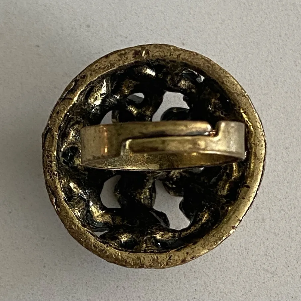 Vintage Size 6, Adjustable Band, Rhinestone on Bronze/Metal Floral Setting. - Image 3