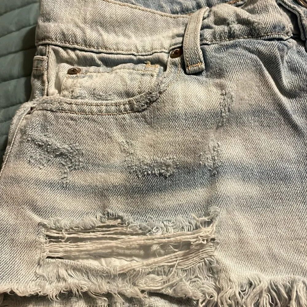 Pistola Light Wash Distressed Denim Shorty Shorts Size 28 Casual Beach Vacation - Image 10