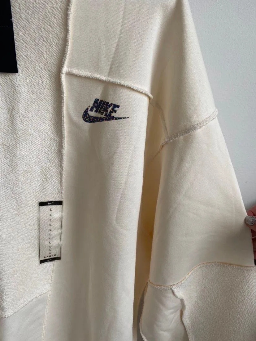 Nike Pullover Sweatshirt - Image 2