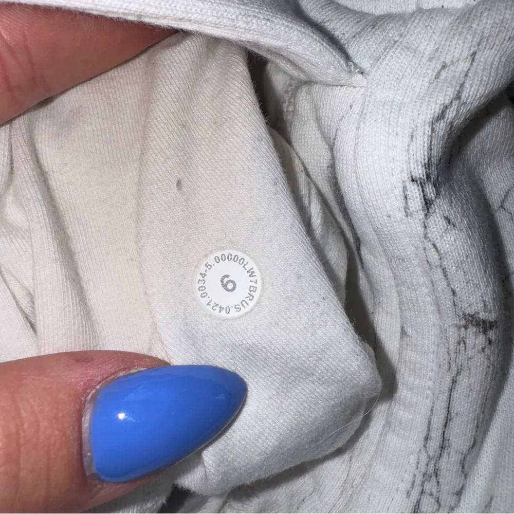 Lululemon Inner Glow High-Rise Shorts 3 Women’s 6 White Marble Pattern - Image 6