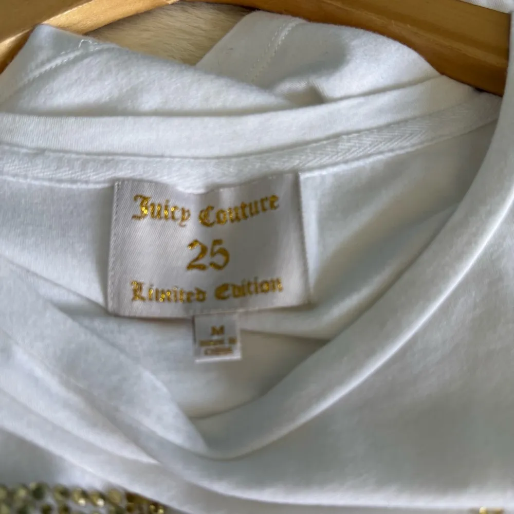 Juicy Couture White Rhinestone Juicy Logo Tee - Image 7