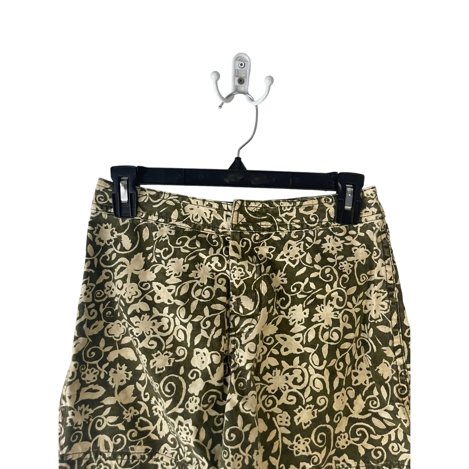 Abercrombie‎ & Fitch Size 0 Green Outdoor Cargo Shorts - Image 2