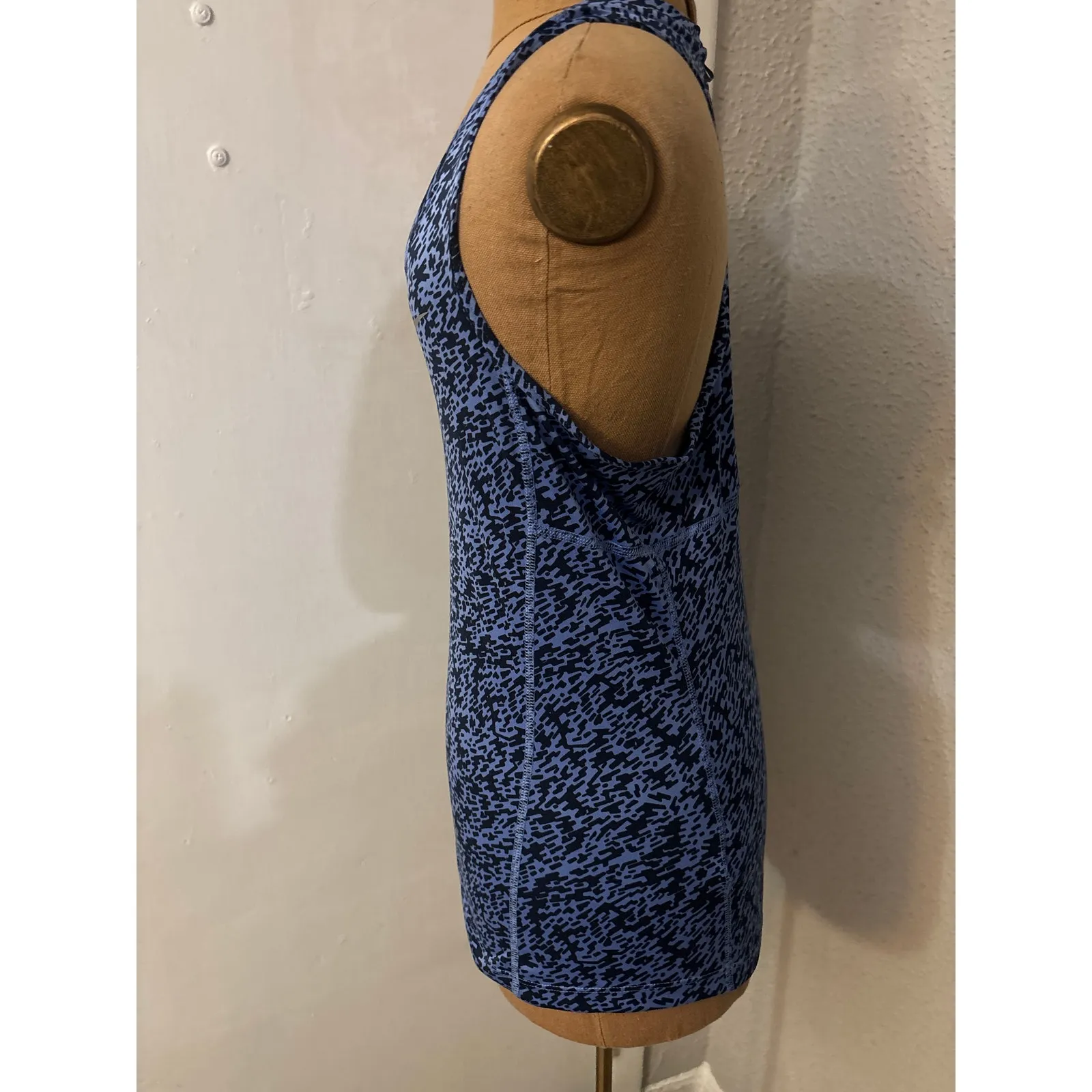 Nike Dri-Fit Black/Blue Muscle Racerback Tank M Activewear Athleisure Sportswear - Image 4