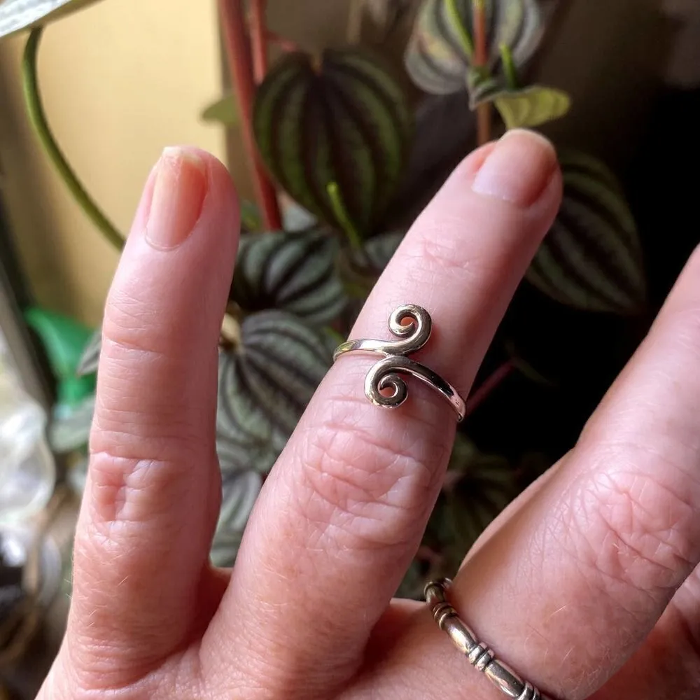 Double Twirl Sterling Silver Toe Ring - Image 3