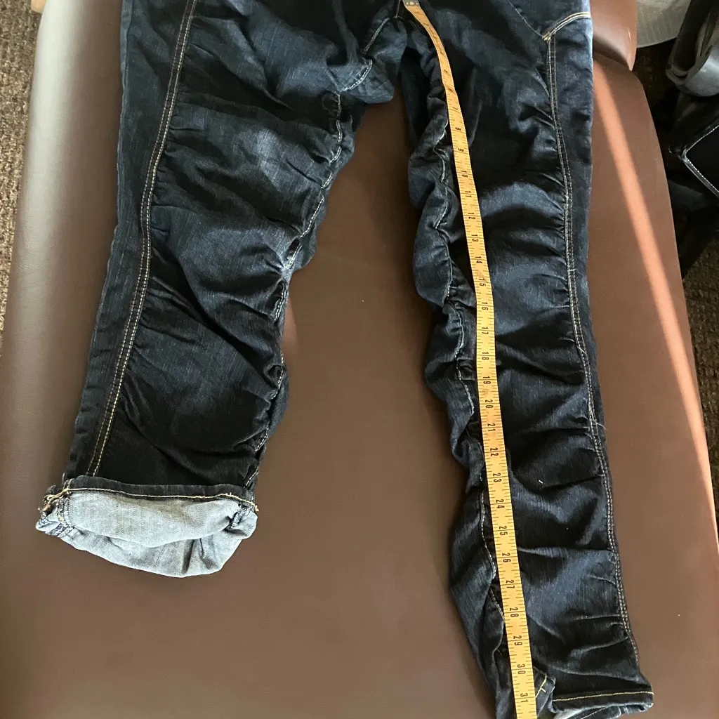 Stylish Blue Women's Jeans - Image 8