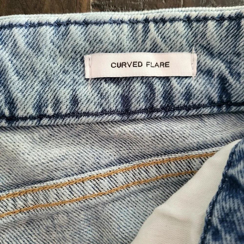 Forever 21 Curved Flare Jeans Light Wash Womens Size 28 - Image 4