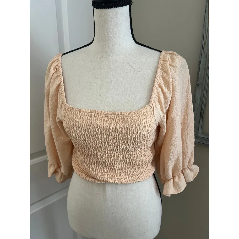 BCBGENERATION SMOCKED CROP TOP  PEACH Size medium - Image 2