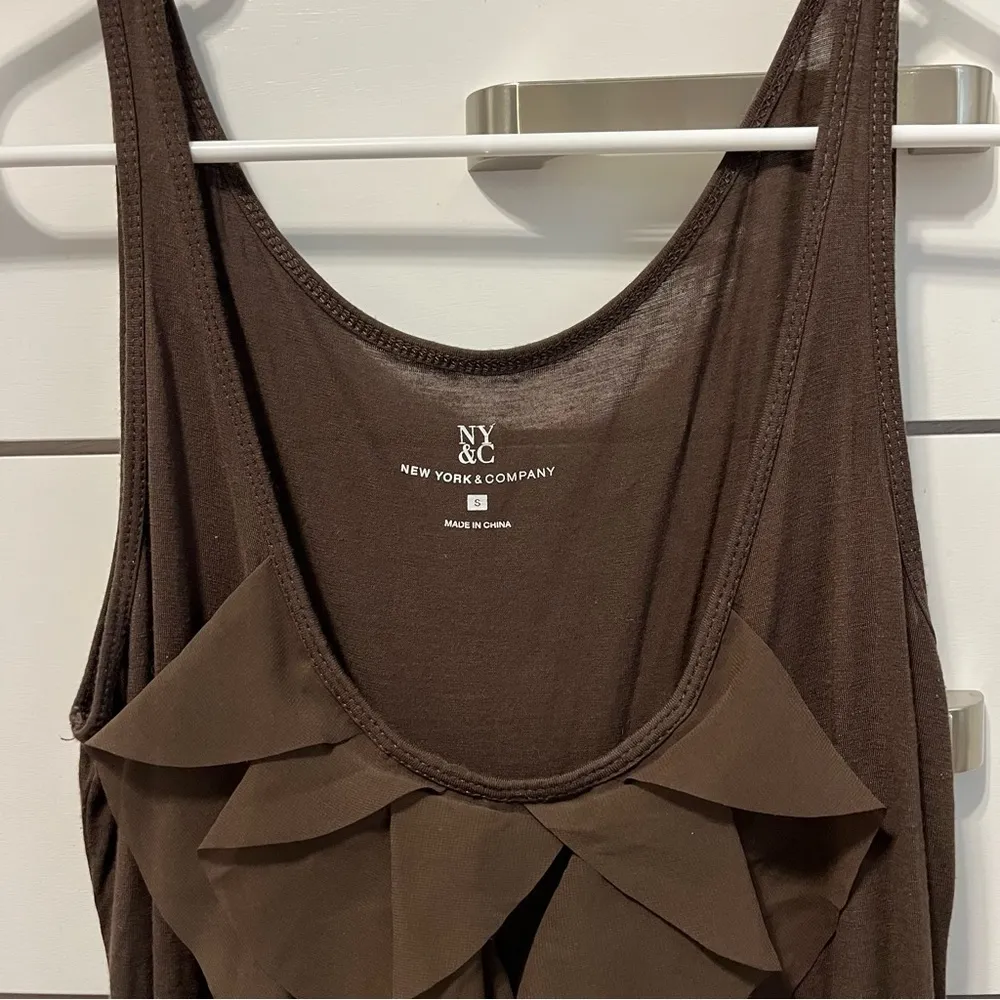 New York & Company Brown Ruffle Tank Top - Image 4
