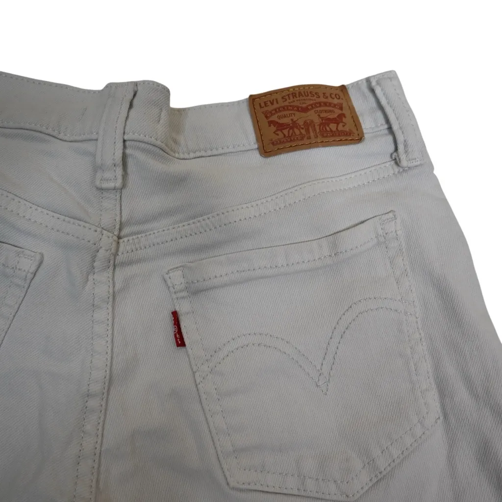 Levi's Women's 27 Mid Length Denim Jean Short - Image 4