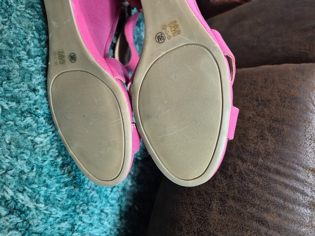 CL by Laundry  Pink Wedge Sandals 9M - Image 12