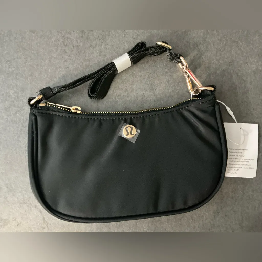 Lululemon Athletica Black city essentials - Image 2