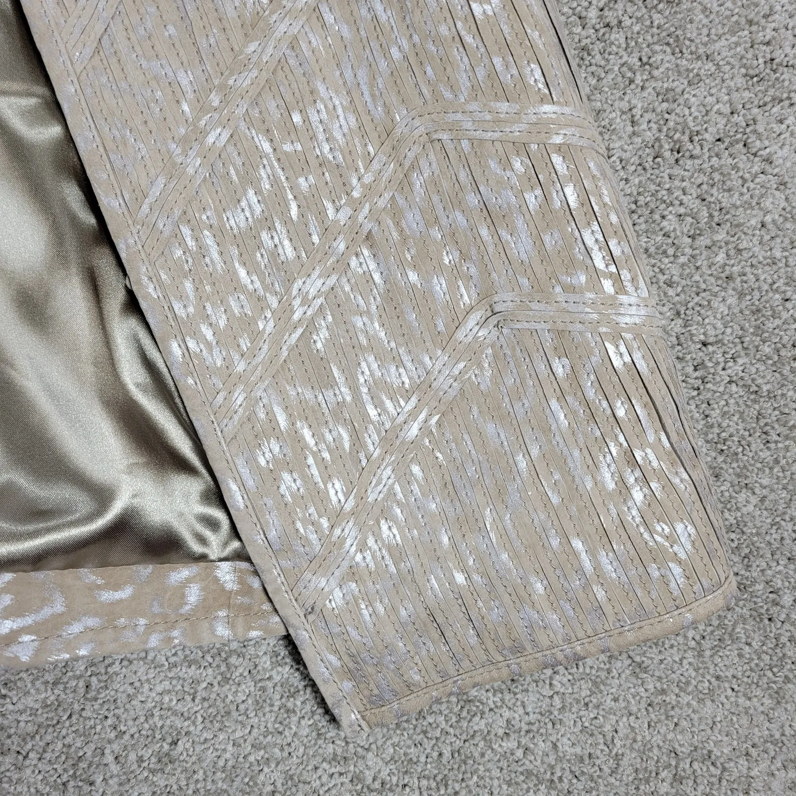 Pamela McCoy Leather‎ Jacket Womens M Cream Silver Animal Print Banded Longline Size M - Image 12