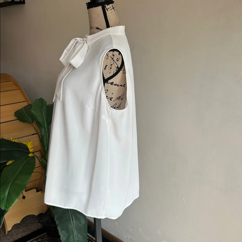 Ming Wang Sleeveless Button Down White Blouse Size Large - Image 6