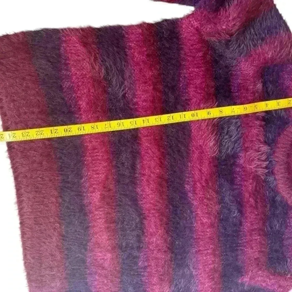 Savage crewneck fuzzy texture long sleeve sweater l. Size L - Image 12