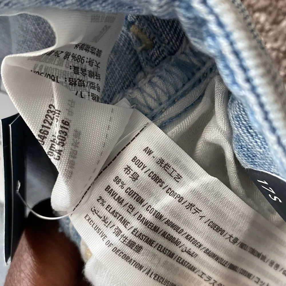 Hollister Women’s Low Rise Boyfriend Jeans SIZE 17 Short 33x24 NWT - Image 5