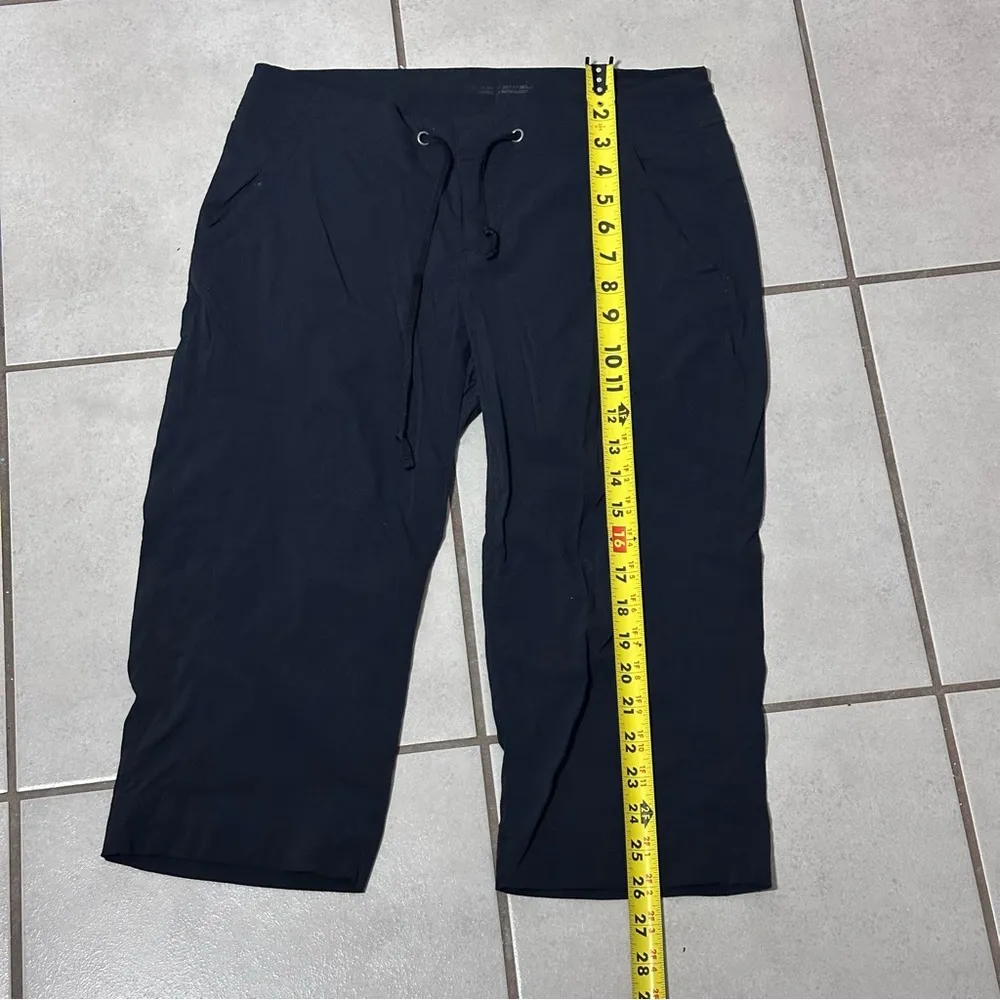 Columbia Women Omni Shield Hiking Black Shorts Size 4W 10L - Image 6