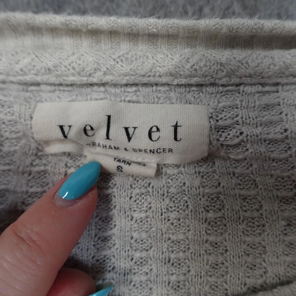 Velvet by Graham & Spencer Light Gray Waffle knit Long Sleeve Top Small - Image 5