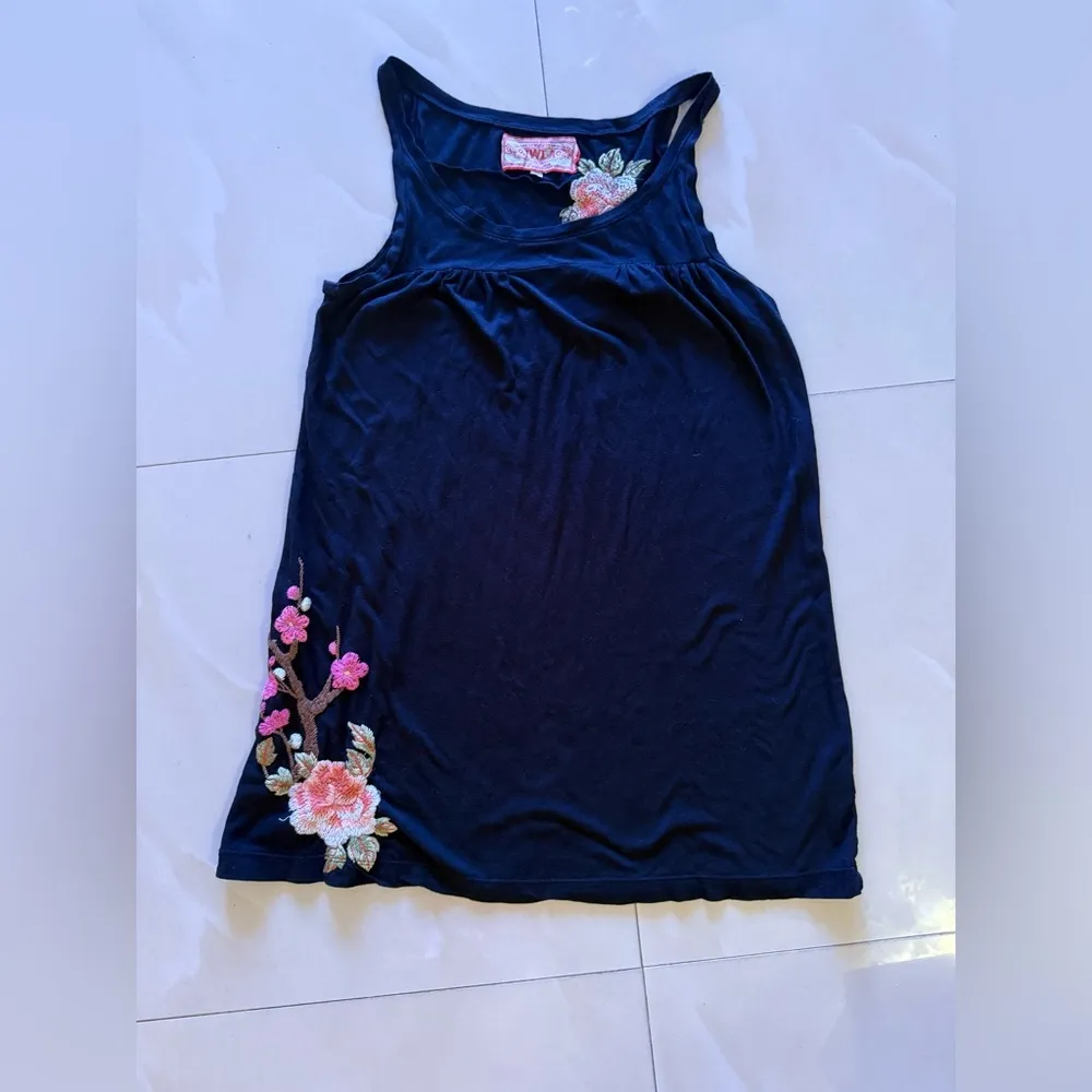 JWLA Johnny Was Elegant Blue Sleeveless Top with Floral Embroidery size M Size M - Image 4